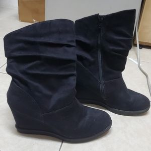 Black ankle boots w/ zipper faux suede size 7